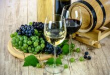 Jak stawiamy kieliszki do wina?